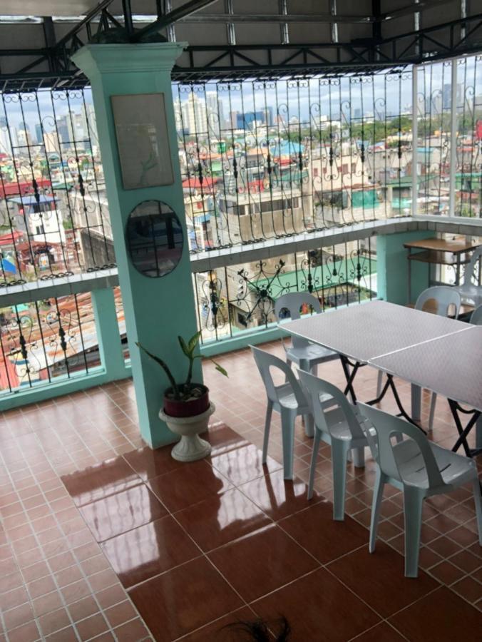 Appartamento The Mansion - Backpackers Near Airport Manila Esterno foto