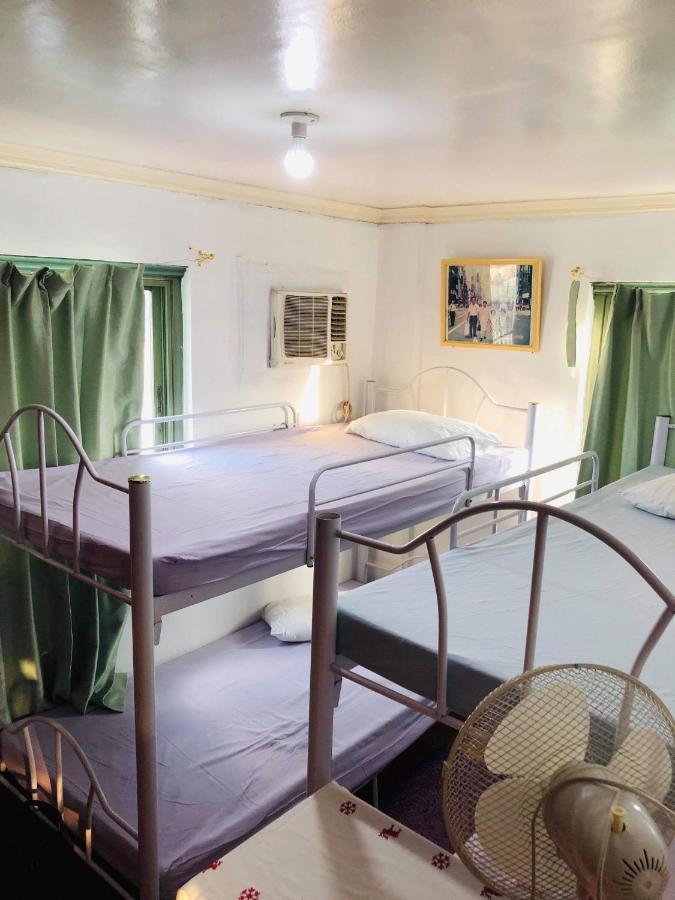 Appartamento The Mansion - Backpackers Near Airport Manila Esterno foto