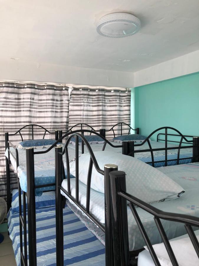 Appartamento The Mansion - Backpackers Near Airport Manila Esterno foto