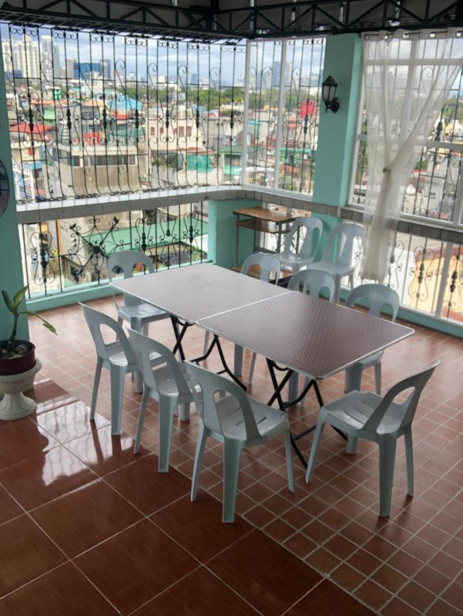 Appartamento The Mansion - Backpackers Near Airport Manila Esterno foto