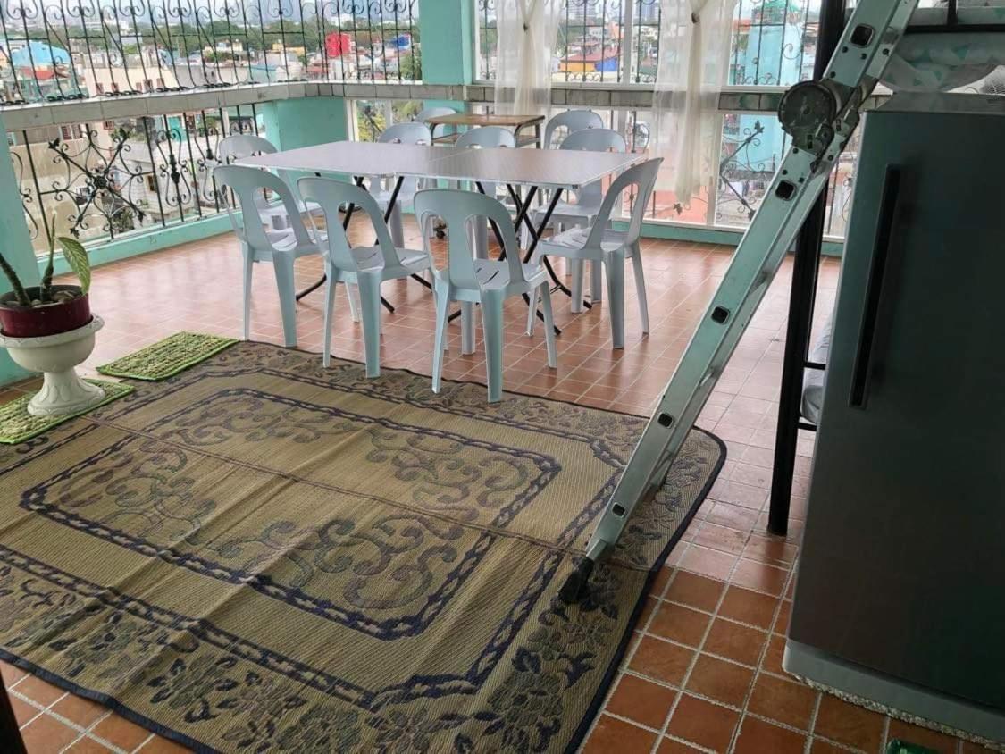 Appartamento The Mansion - Backpackers Near Airport Manila Esterno foto
