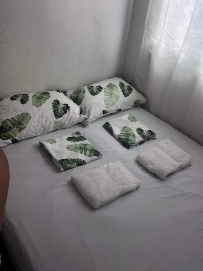 Appartamento The Mansion - Backpackers Near Airport Manila Esterno foto