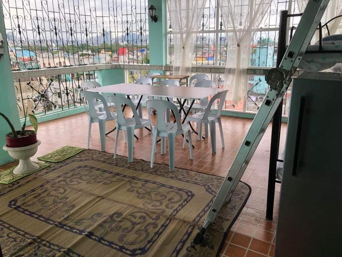 Appartamento The Mansion - Backpackers Near Airport Manila Esterno foto