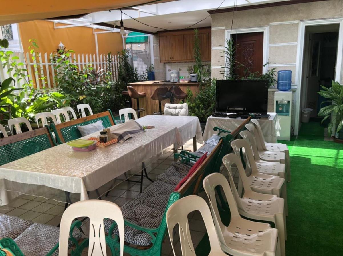 Appartamento The Mansion - Backpackers Near Airport Manila Esterno foto
